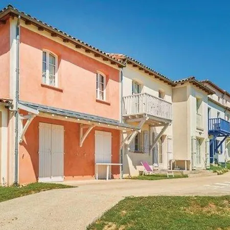 Maison Confortable Avec Terrasse, 3 Pour 6 Personnes - Api-1-52-1327 Carla-Bayle