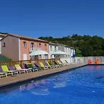 Maison Confortable Avec Terrasse, 3 Pour 6 Personnes - Api-1-52-1327