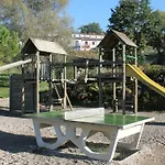 Maison Confortable Avec Terrasse, 3 Pour 6 Personnes - Api-1-52-1327