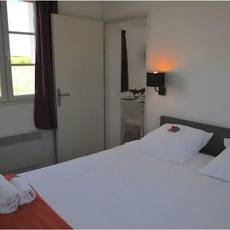 Maison Confortable Avec Terrasse, 3 Pour 6 Personnes - Api-1-52-1327 * Carla-Bayle