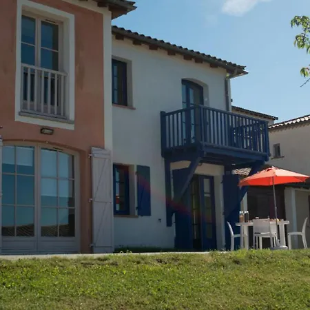 Kamp alanı Maison Confortable Avec Terrasse, 3 Pour 6 Personnes - Api-1-52-1327 *