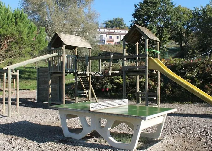 Maison Confortable Avec Terrasse, 3 Pour 6 Personnes - Api-1-52-1327