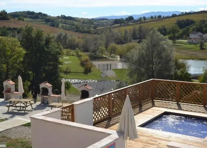 Maison Confortable Avec Terrasse, 3 Pour 6 Personnes - Api-1-52-1327 * Carla-Bayle